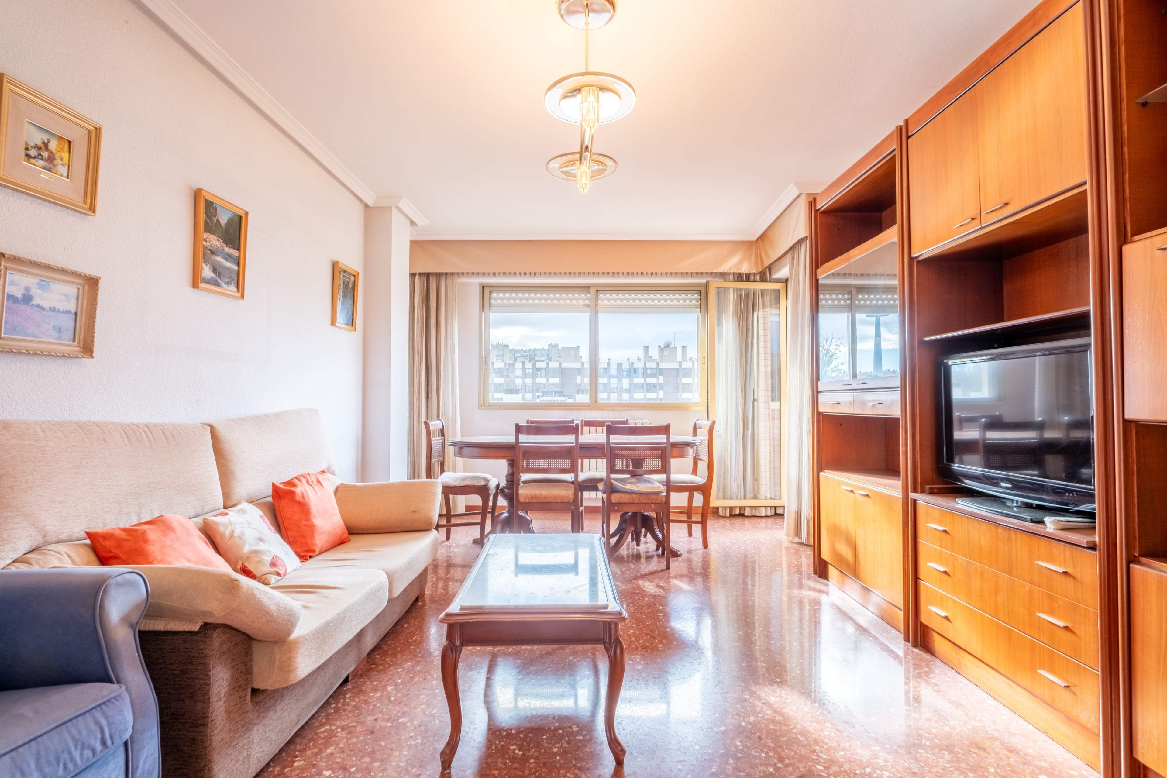 Living room of Flat for sale in  Zaragoza Capital  with Heating, Terrace and Storage room