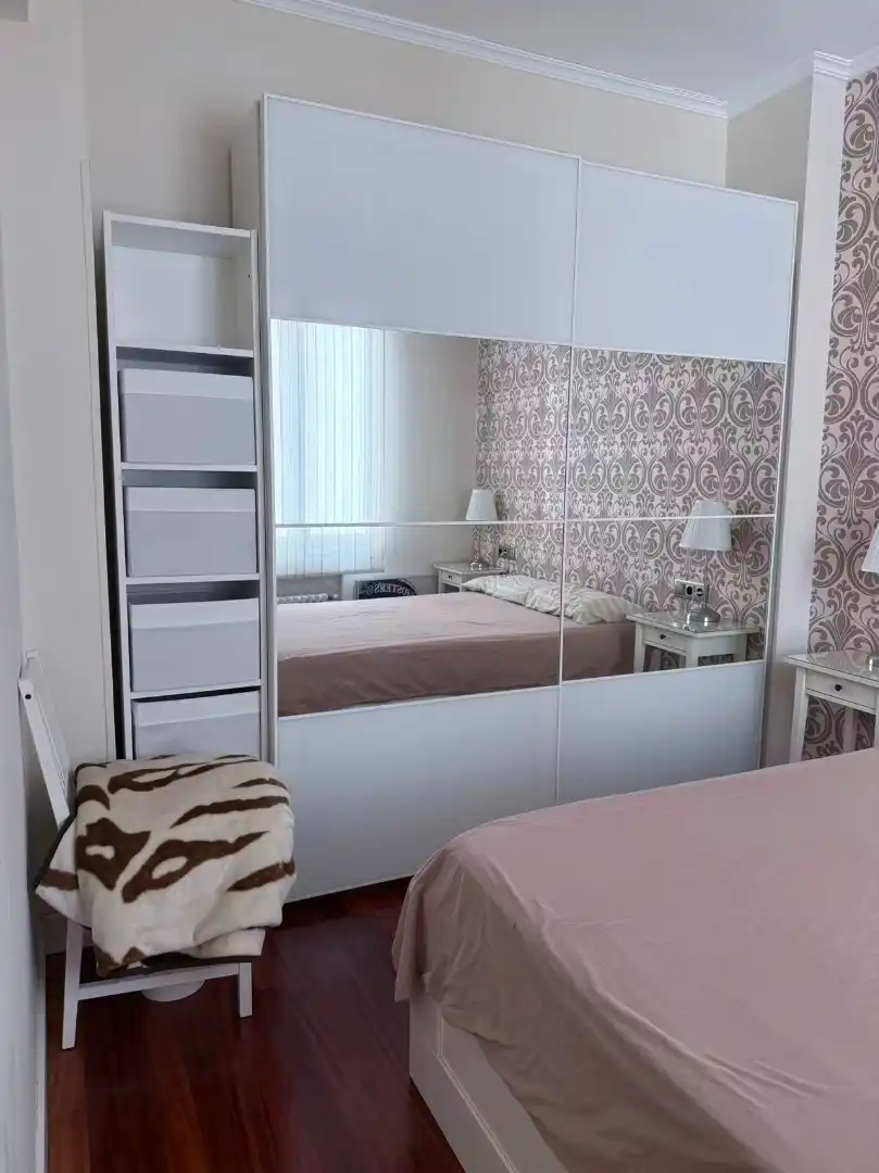 Schlafzimmer von Wohnung zur Miete in Bilbao  mit Heizung, Möbliert und Ofen