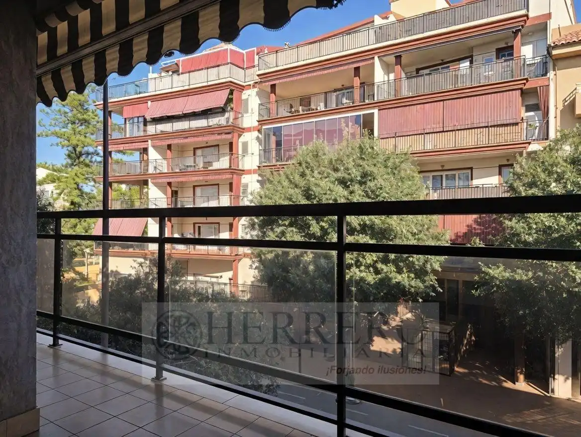 Terrassa de Pis en venda en Gandia amb Traster, Moblat i Balcó