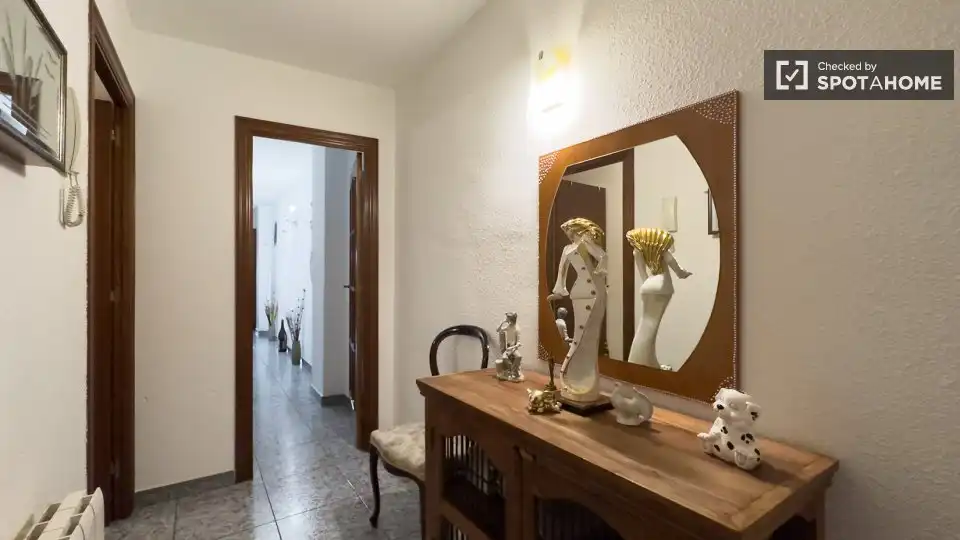 Room in Les Roquetes