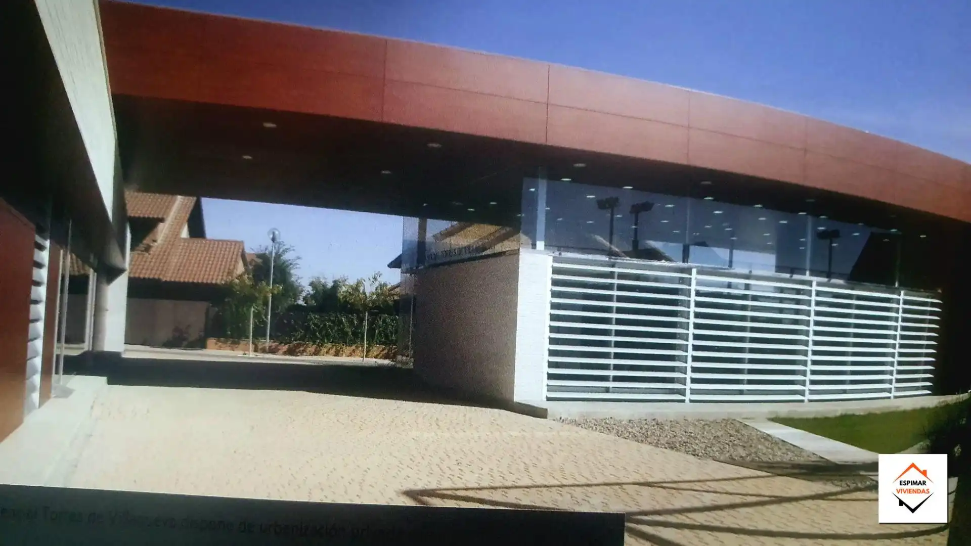 Außenansicht von Einfamilien-Reihenhaus zum Verkauf in Villanueva de Gállego mit Heizung, Privatgarten und Terrasse