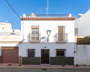 Vista exterior de Casa adosada en venda en Estepona amb Terrassa i Balcó