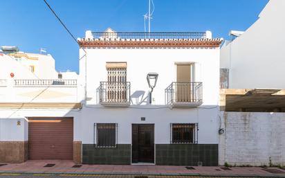 Vista exterior de Casa adosada en venda en Estepona amb Terrassa i Balcó