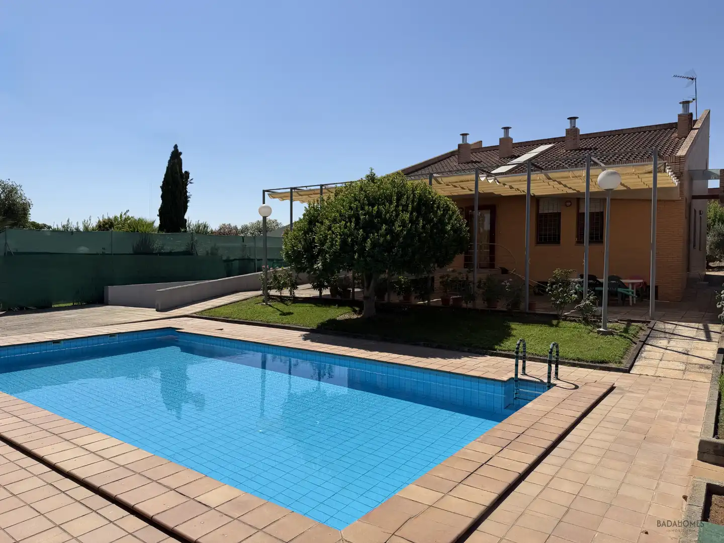 Piscina de Casa o chalet en venta en Badajoz con Aire acondicionado, Calefacción y Jardín privado