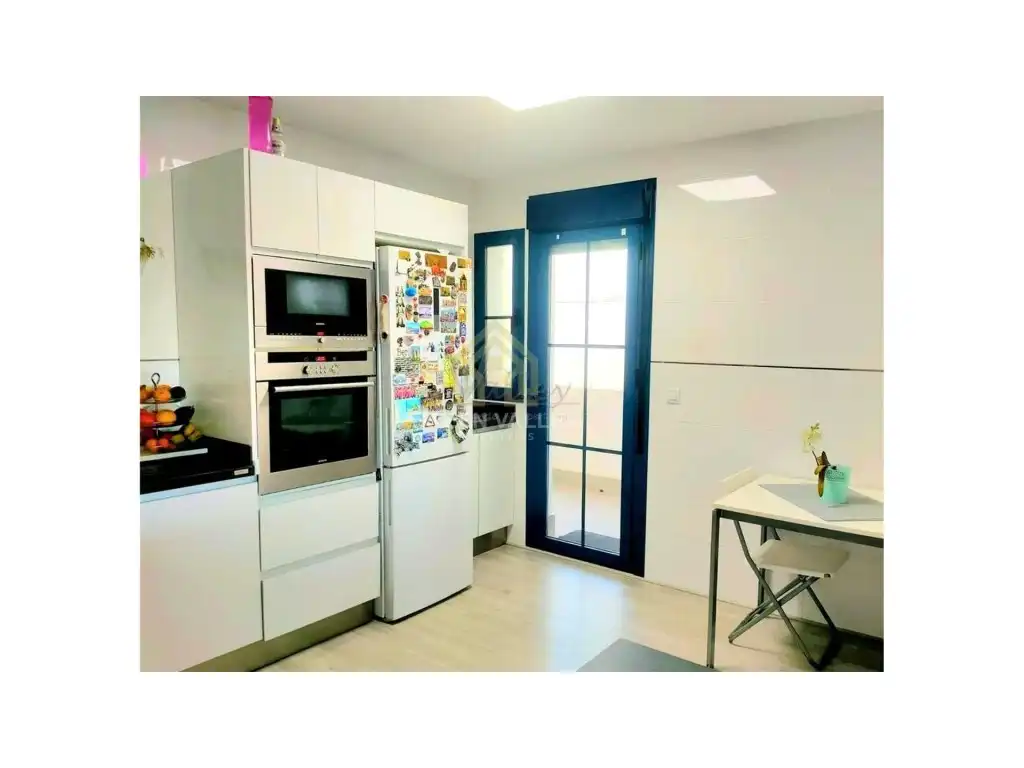 Cocina de Piso en venta en La Alcaidesa con Jardín privado, Terraza y Piscina