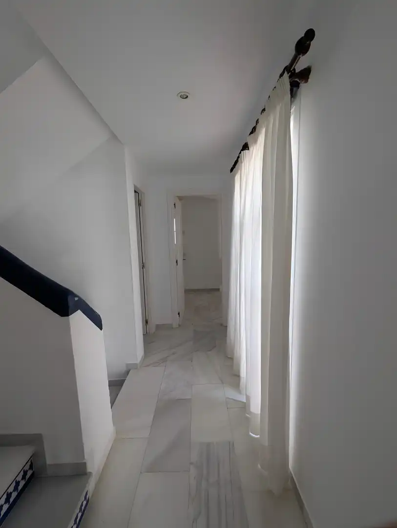 Casa adosada en venda en Estepona amb Aire condicionat, Terrassa i Piscina