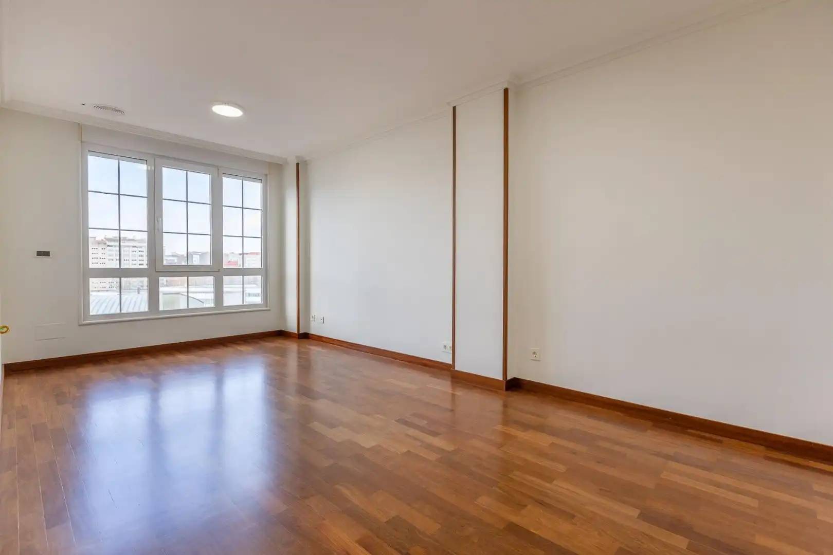 Sala d'estar de Pis en venda en A Coruña Capital  amb Calefacció i Traster