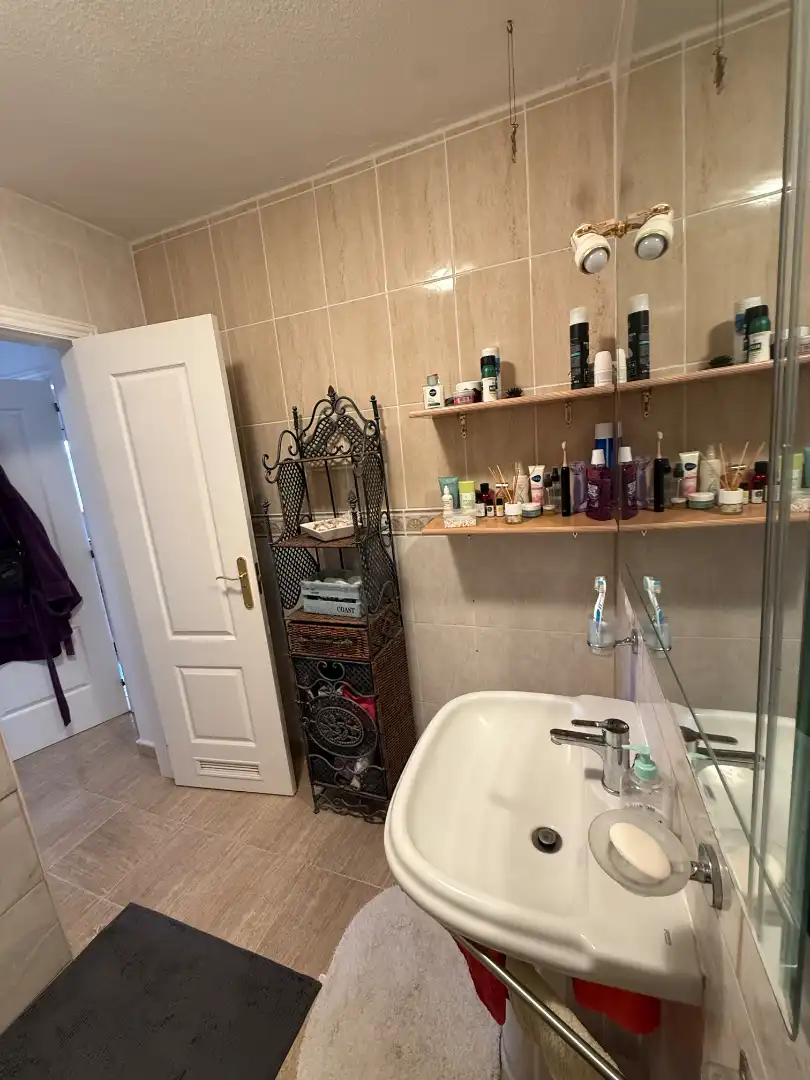 Baño de Piso en venta en Arona con Aire acondicionado, Terraza y Amueblado
