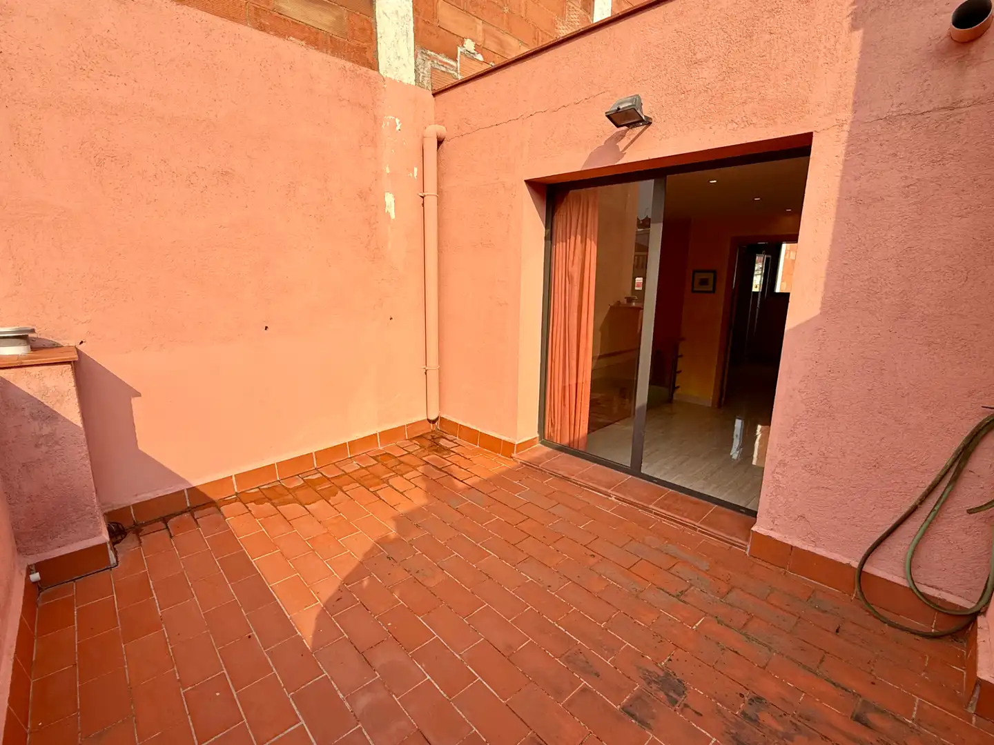 Terrassa de Casa adosada en venda en Barcelona amb Aire condicionat, Calefacció i Jardí privat