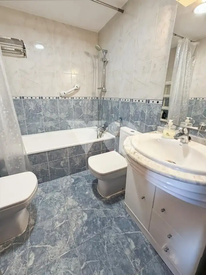 Bathroom of Flat for rent in Madrid  with Air Conditioner, Heating and Terrace
