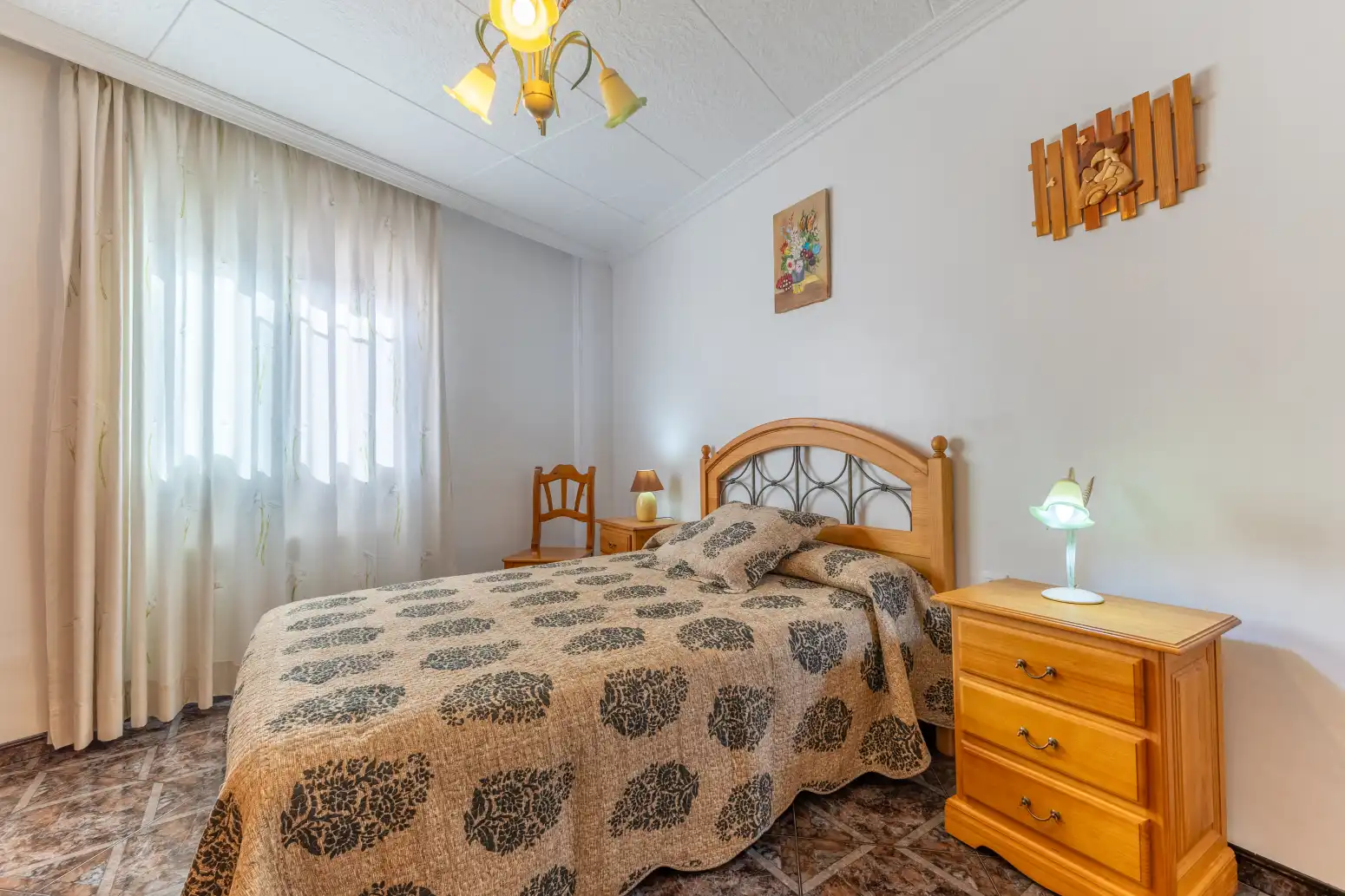 Dormitori de Casa o xalet en venda en Viver amb Terrassa i Moblat