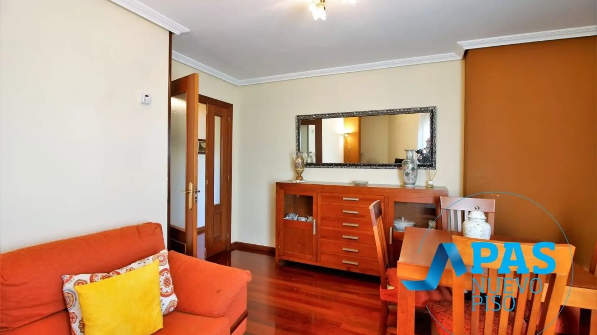 Living room of Flat for sale in Santander  with Heating, Storage room and Furnished