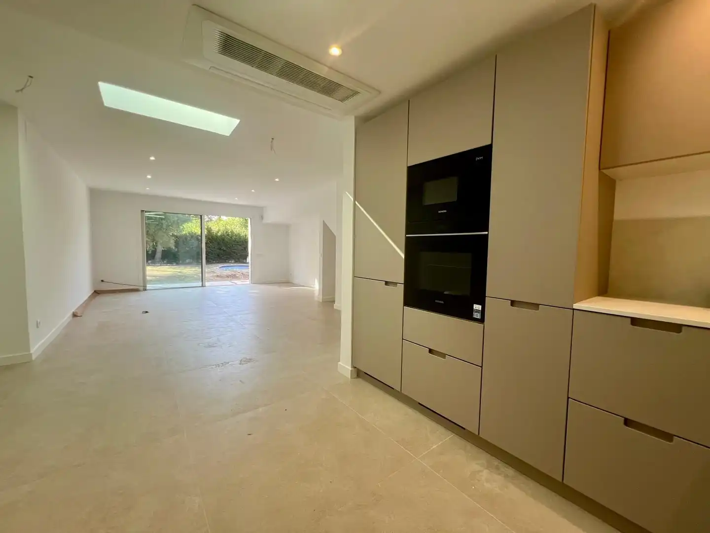 Cocina de Casa adosada en venta en Sant Pere de Ribes con Aire acondicionado, Calefacción y Jardín privado