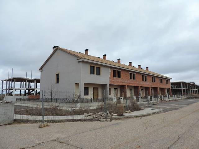 Edificio en Venta en Calle de los Girasoles, 77 en Galindo y Perahuy