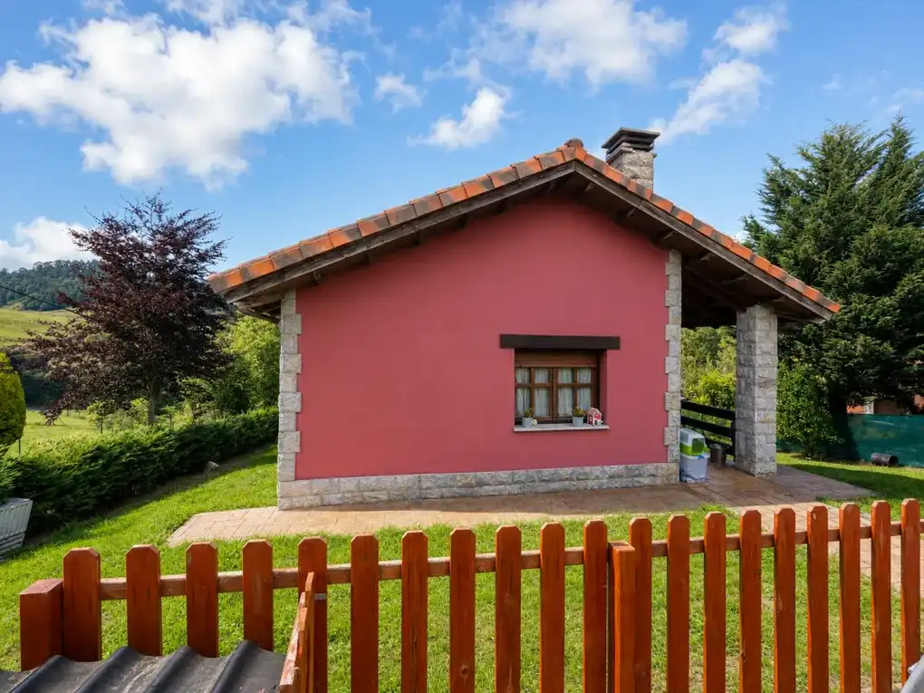 Vista exterior de Casa o chalet en venta en Llanes con Calefacción, Jardín privado y Terraza