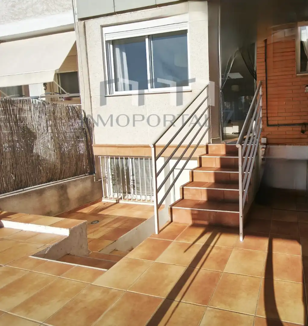 Casa adosada en venda a Mas Camarena