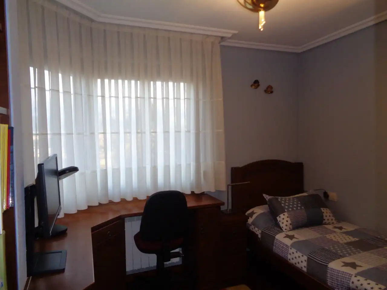 Habitación de Casa adosada en venta en Haro con Calefacción, Jardín privado y Terraza