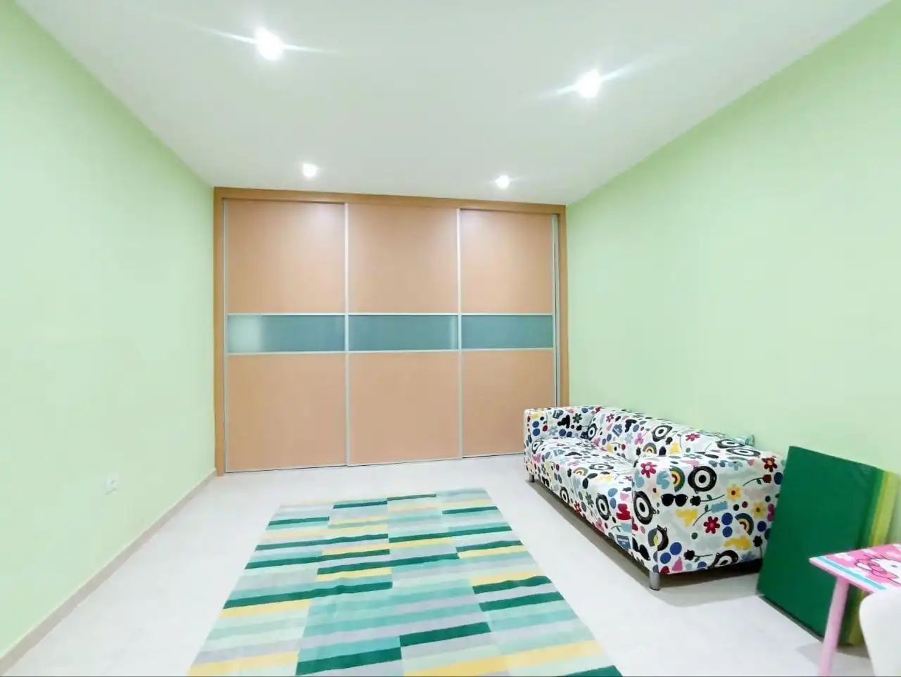 Habitación de Casa adosada en venta en Santiago del Teide con Trastero, Jacuzzi y Piscina comunitaria