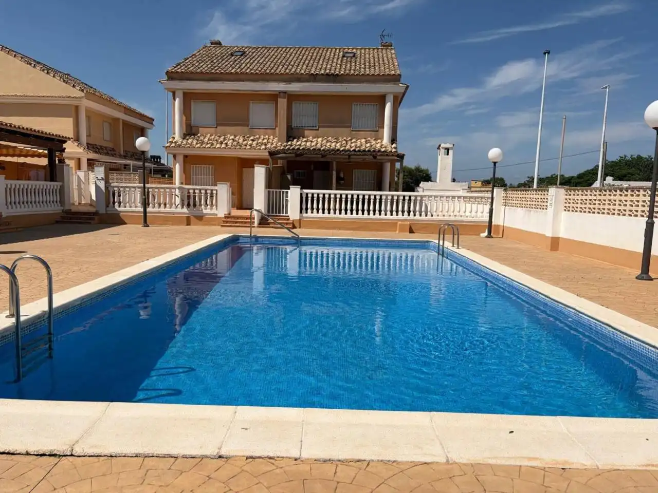 Casa a schiera con piscina in vendita a Calle Mestral