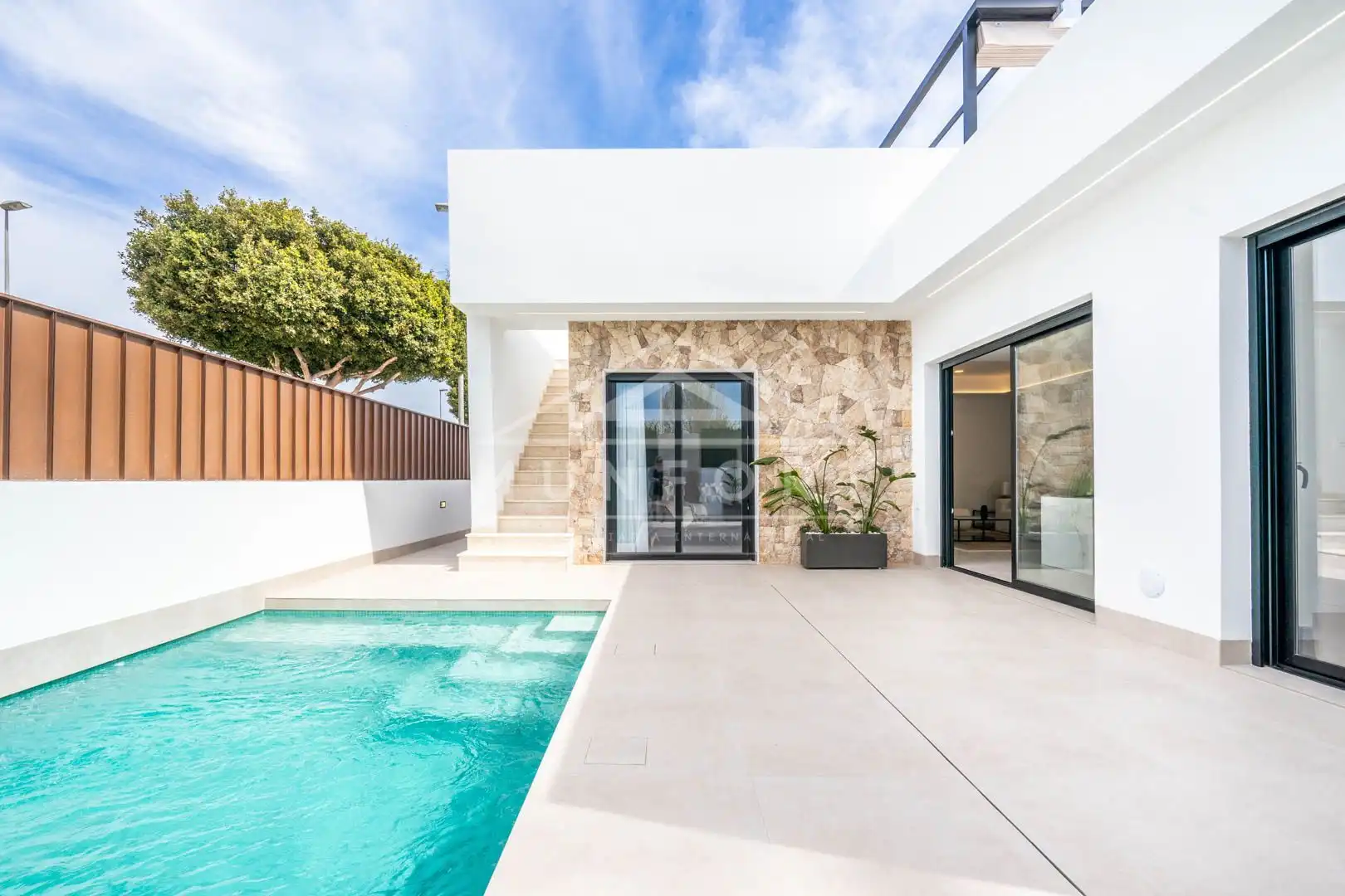 Casa con terrazza in vendita a Roldán
