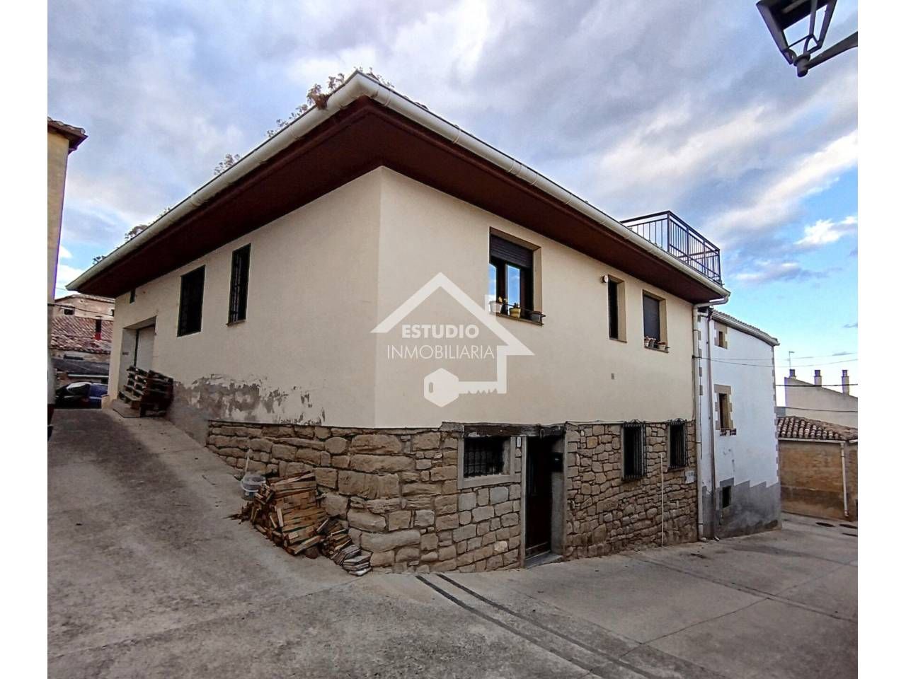 Vista exterior de Casa o xalet en venda en Sansol amb Calefacció i Terrassa
