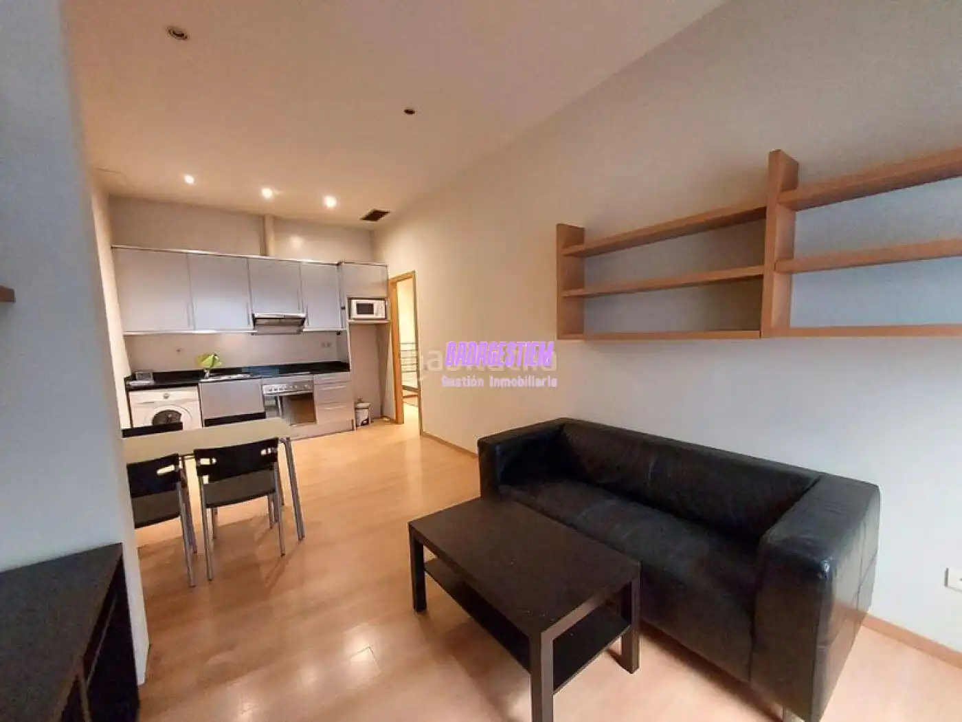 Sala de estar de Estudio de alquiler en Badalona con Parquet y Amueblado
