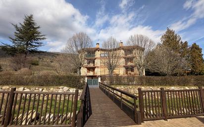 Vista exterior de Apartament en venda en Ezcaray amb Calefacció, Jardí privat i Moblat