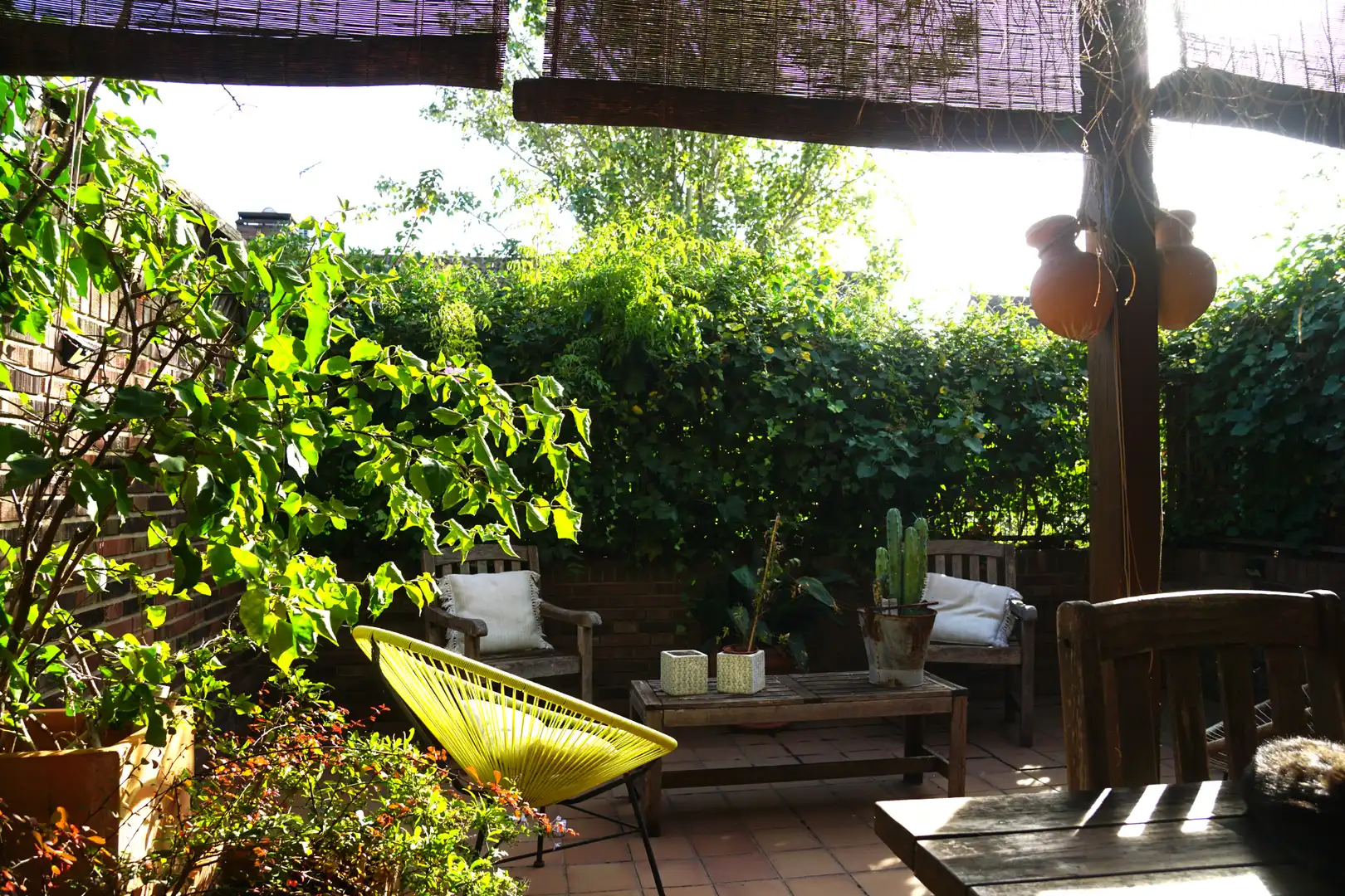 Terrasse von Einfamilien-Reihenhaus zum Verkauf in Badalona mit Klimaanlage, Heizung und Privatgarten