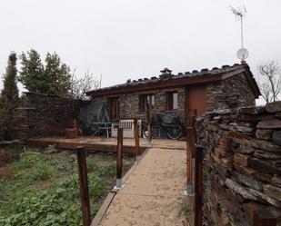 Vista exterior de Casa o xalet en venda en Majaelrayo amb Calefacció, Jardí privat i Terrassa