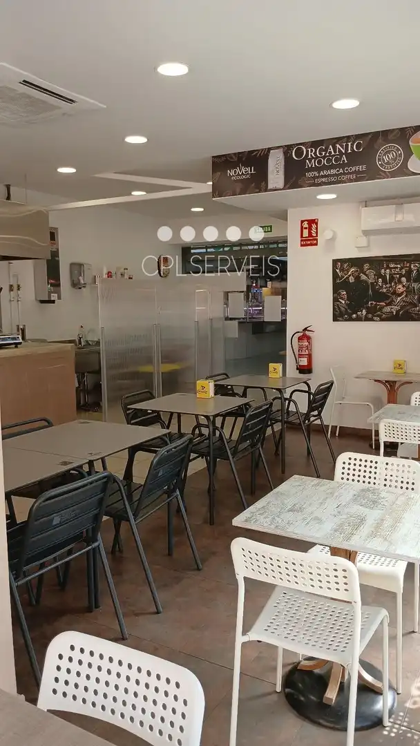 Local commercial à louer à Verge de l'Assumpció, imagen 26