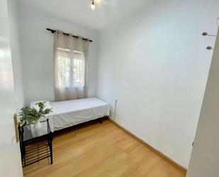 Bedroom of Flat to share in  Sevilla Capital  with Air Conditioner and Terrace