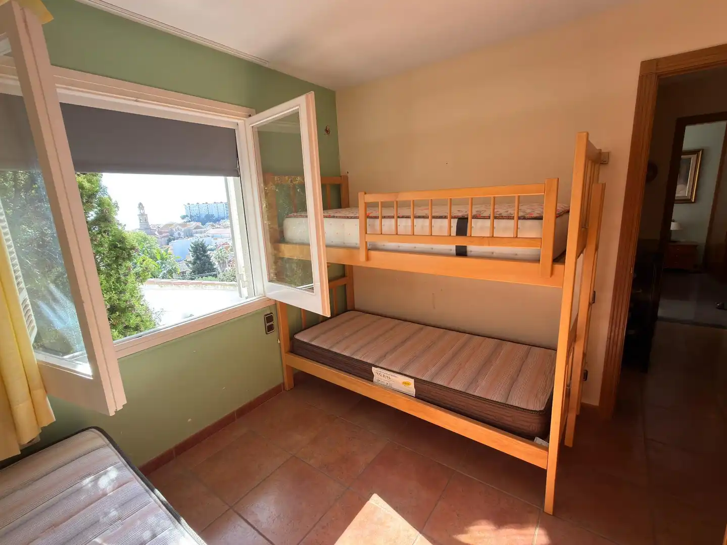 Habitación de Casa o chalet en venta en Canet de Mar con Jardín privado, Trastero y Piscina