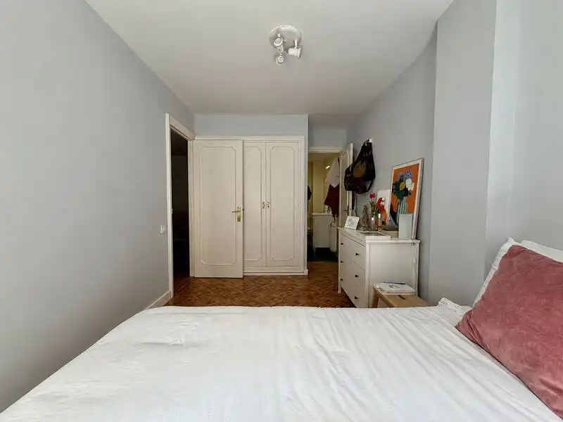 Bedroom of Flat for sale in Madrid  with Air Conditioner, Heating and Swimming Pool