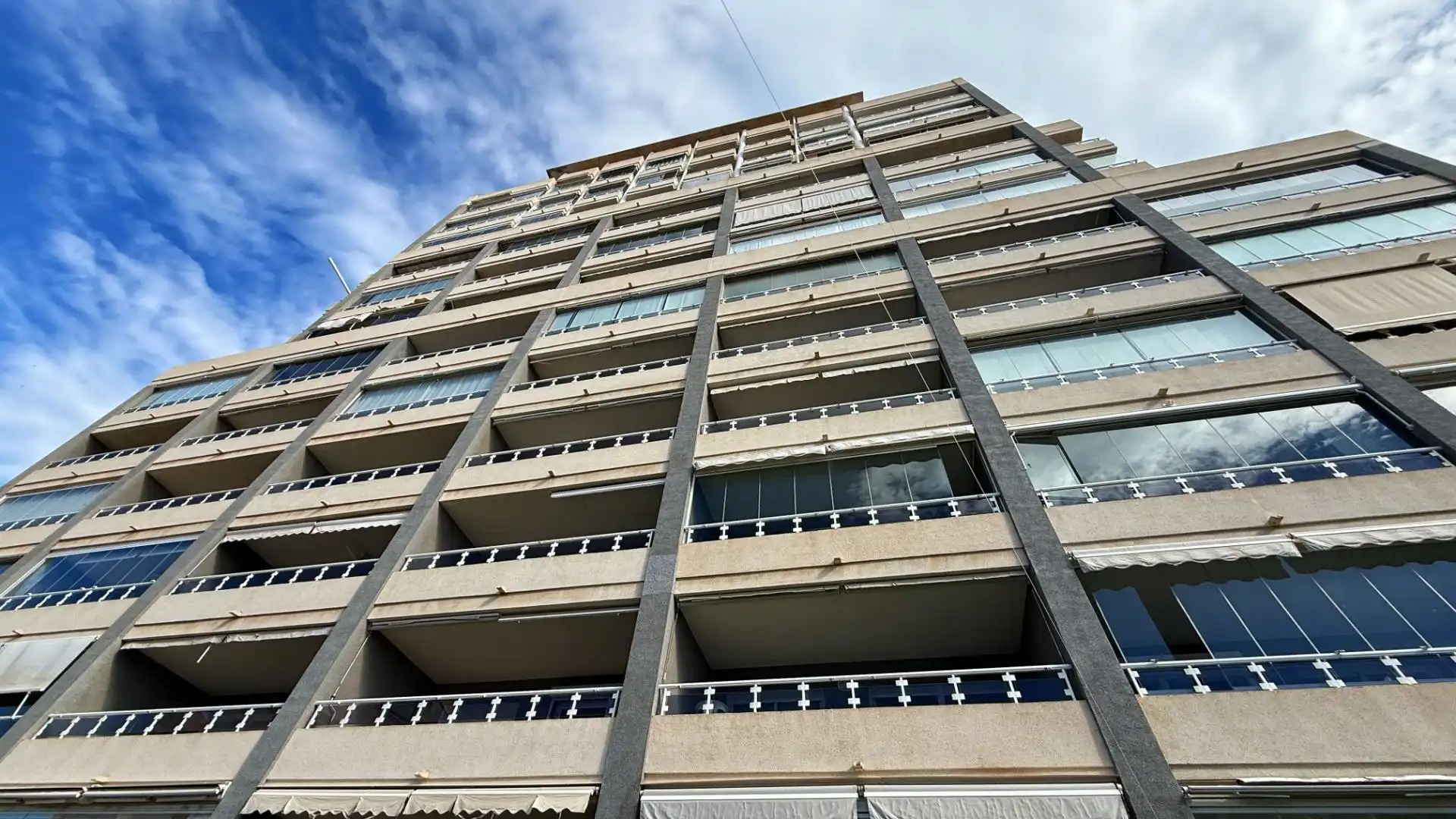 Vista exterior de Apartament en venda en Calpe / Calp amb Aire condicionat, Calefacció i Jardí privat