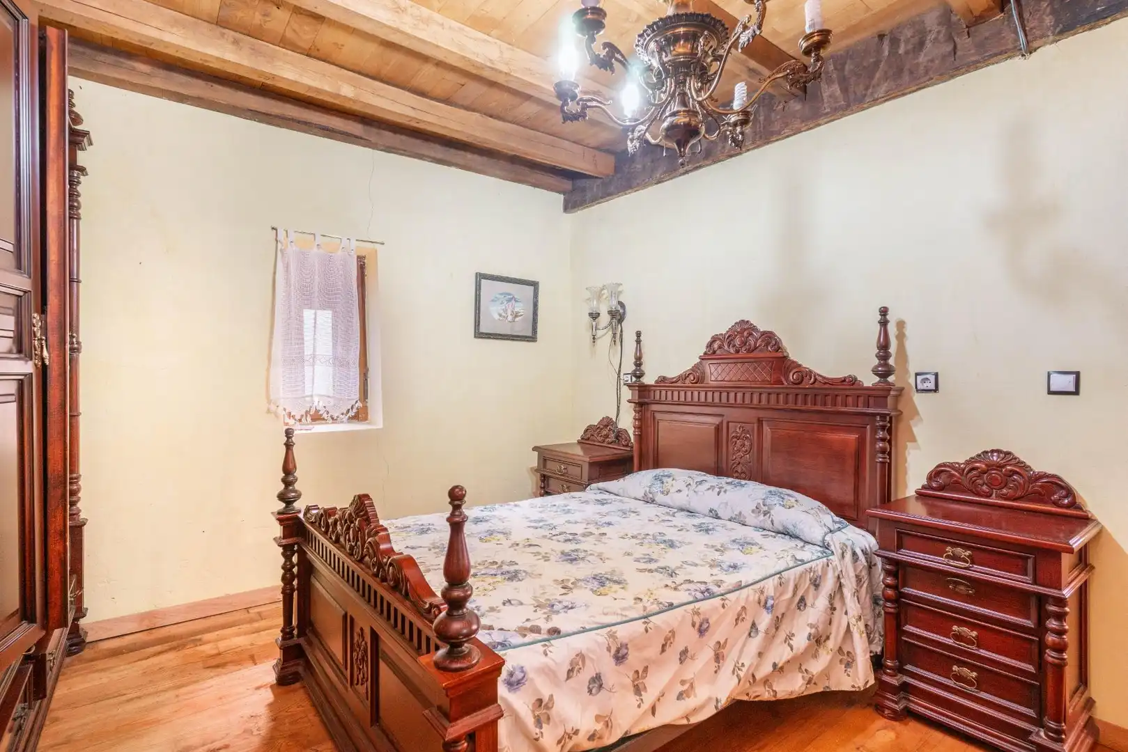 Dormitori de Casa o xalet en venda en Cangas del Narcea amb Calefacció, Jardí privat i Terrassa