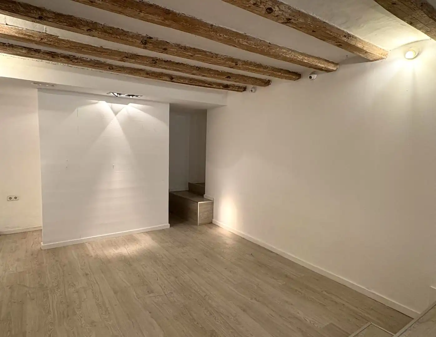 Local en venda en Vilanova i la Geltrú amb Aire condicionat i Parquet