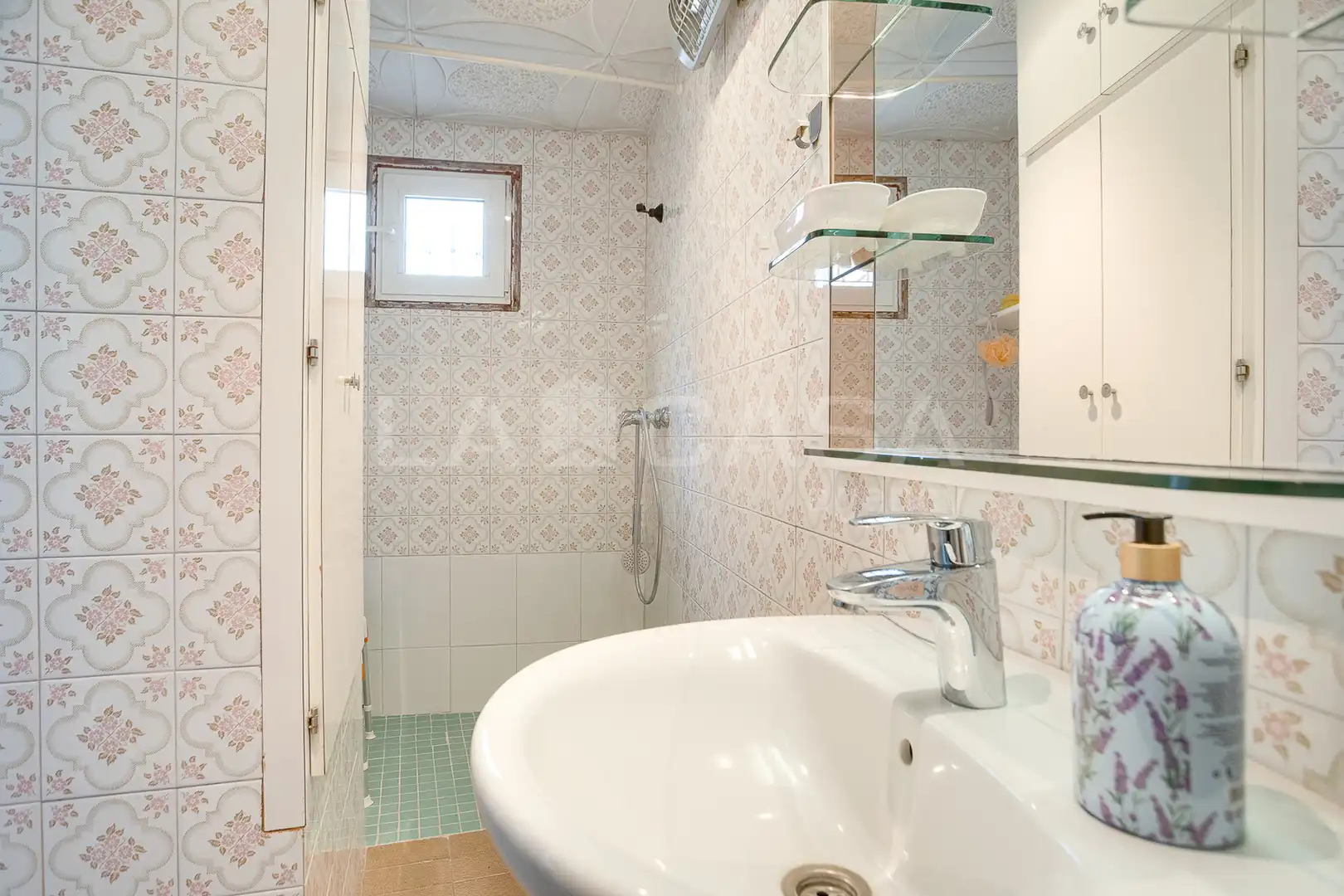 Baño de Casa adosada en venta en Granollers con Calefacción, Terraza y Trastero