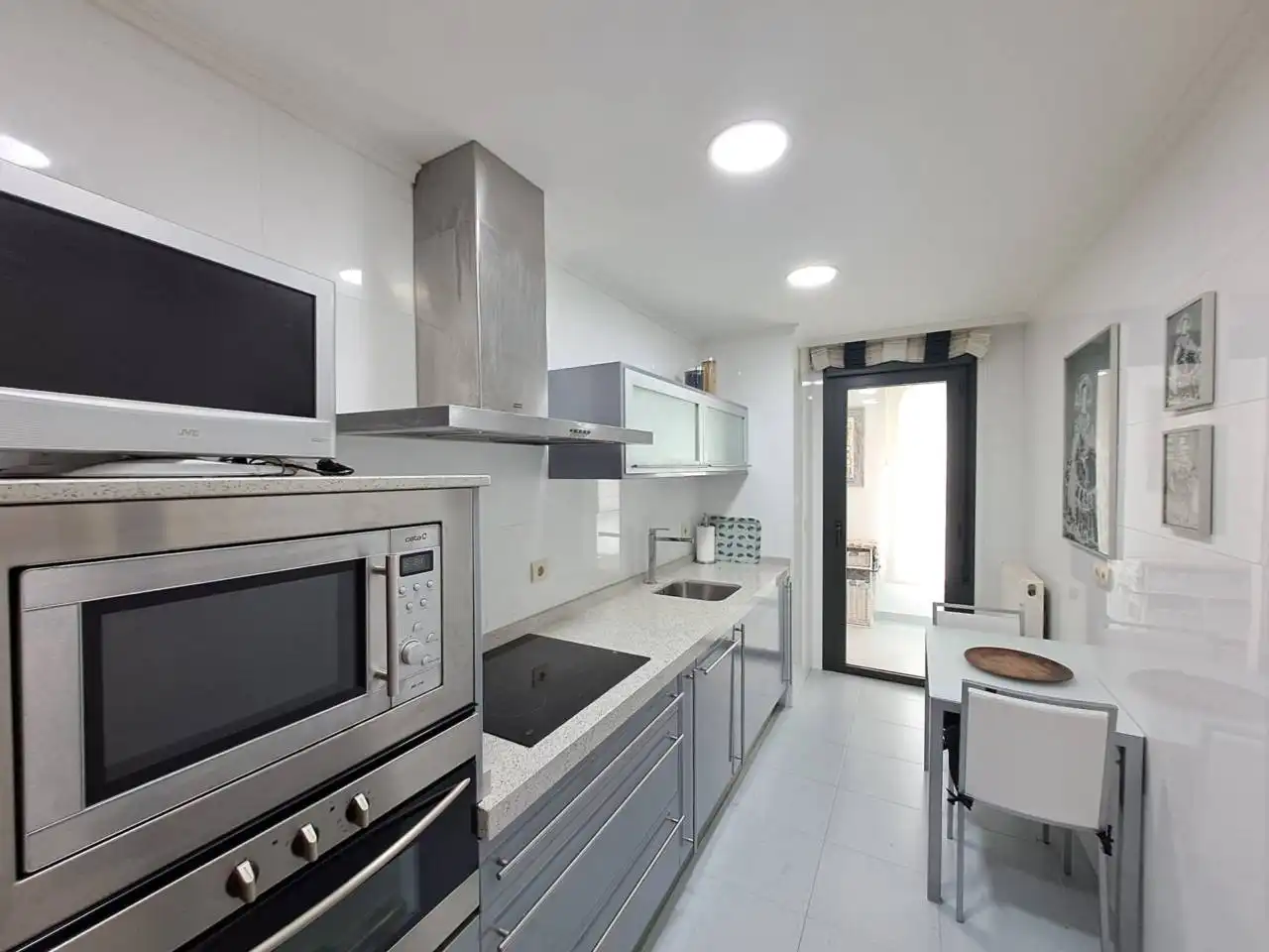 Flat for sale in Calle Sahagún, Universidad - Las Huelgas