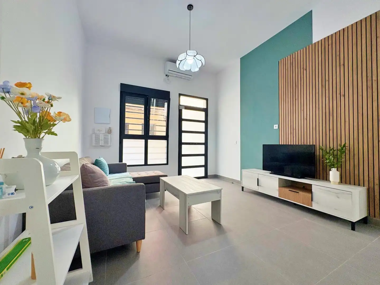 Living room of Ground floor for sale in Alicante / Alacant