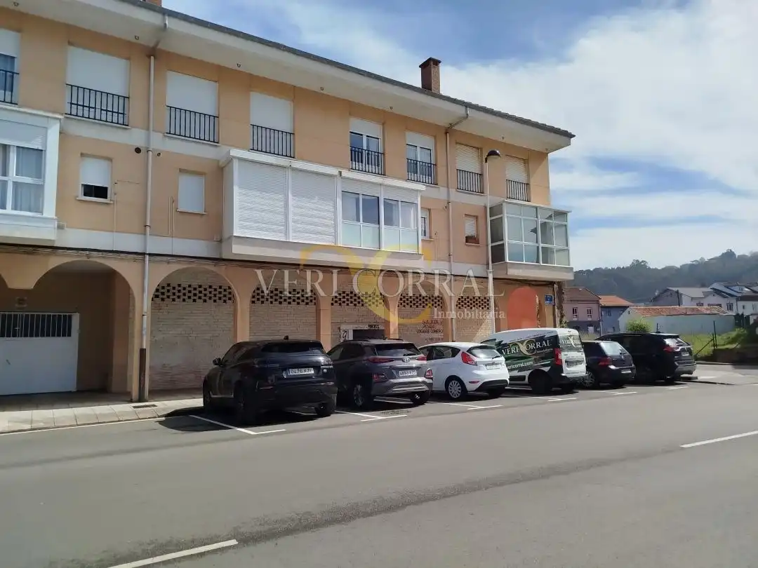 Local comercial en venta en Plaza de Casimiro Vega