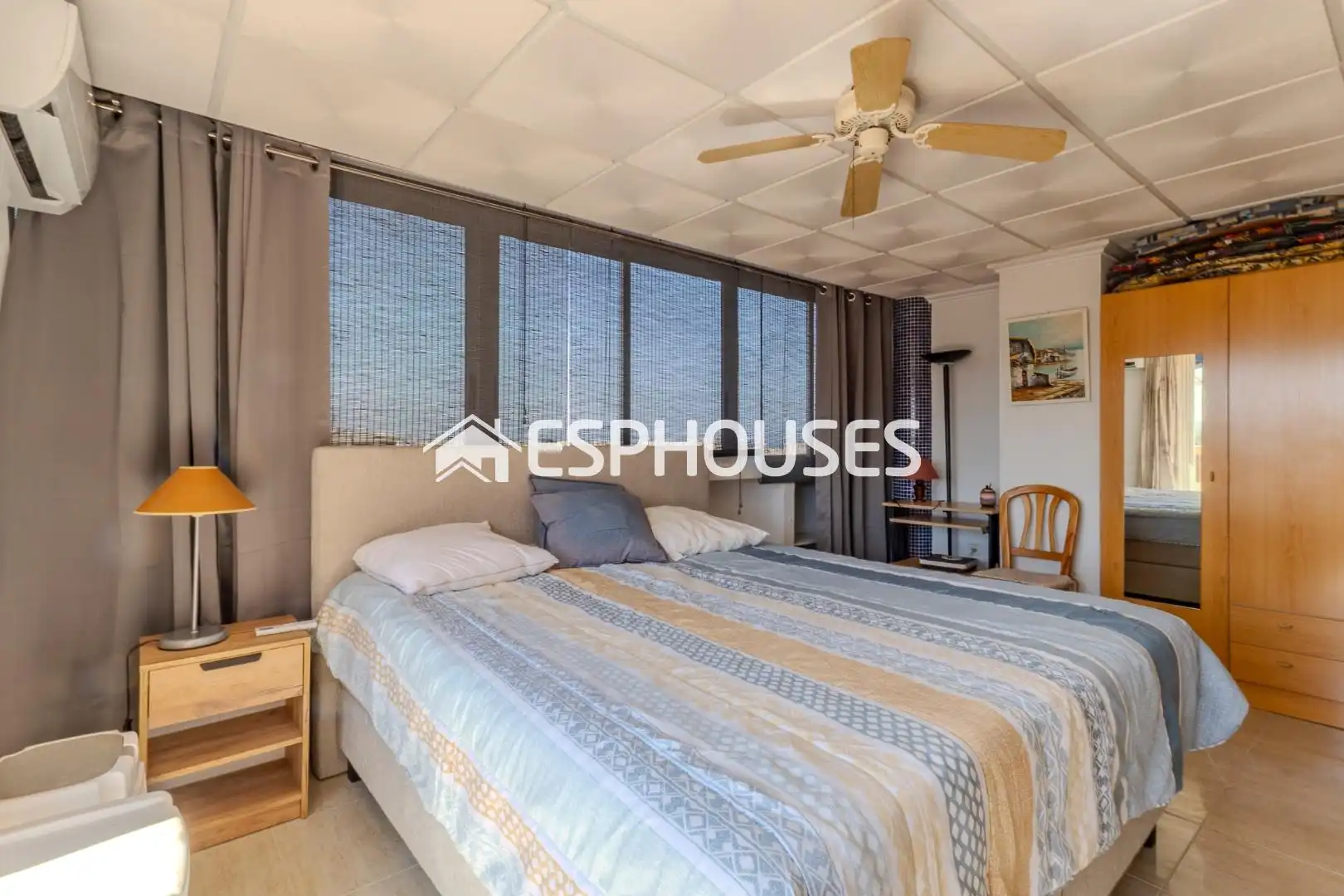 Bedroom of Attic for sale in Guardamar del Segura  with Air Conditioner, Terrace and Storage room