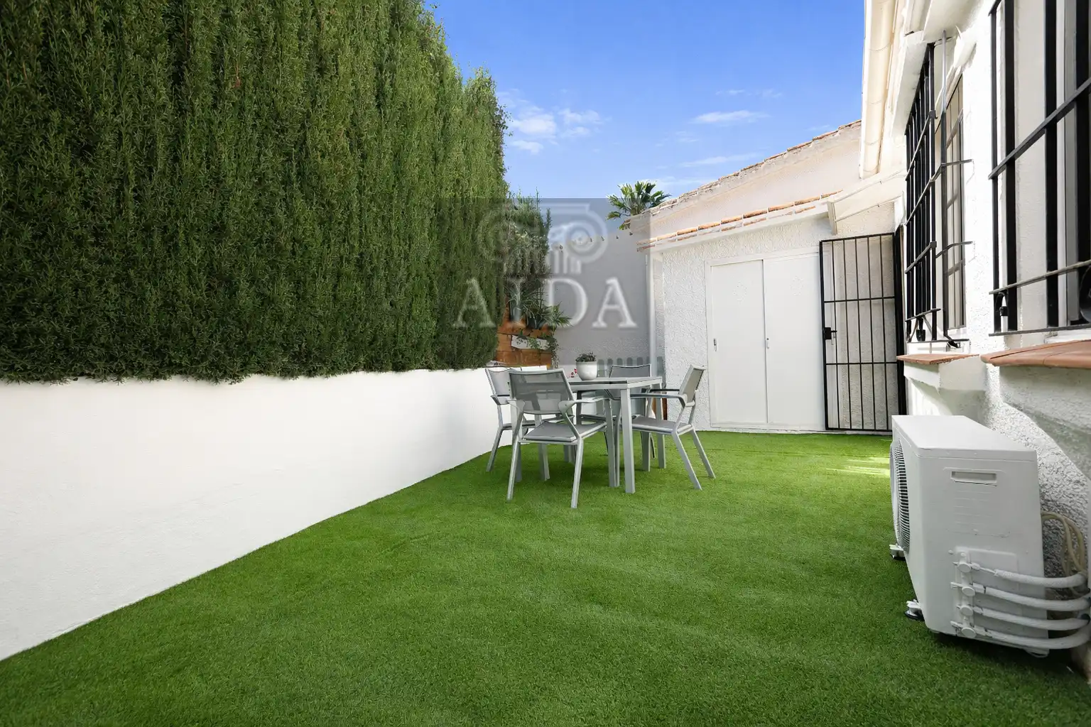Jardí de Casa o xalet en venda en Marbella amb Aire condicionat, Terrassa i Traster