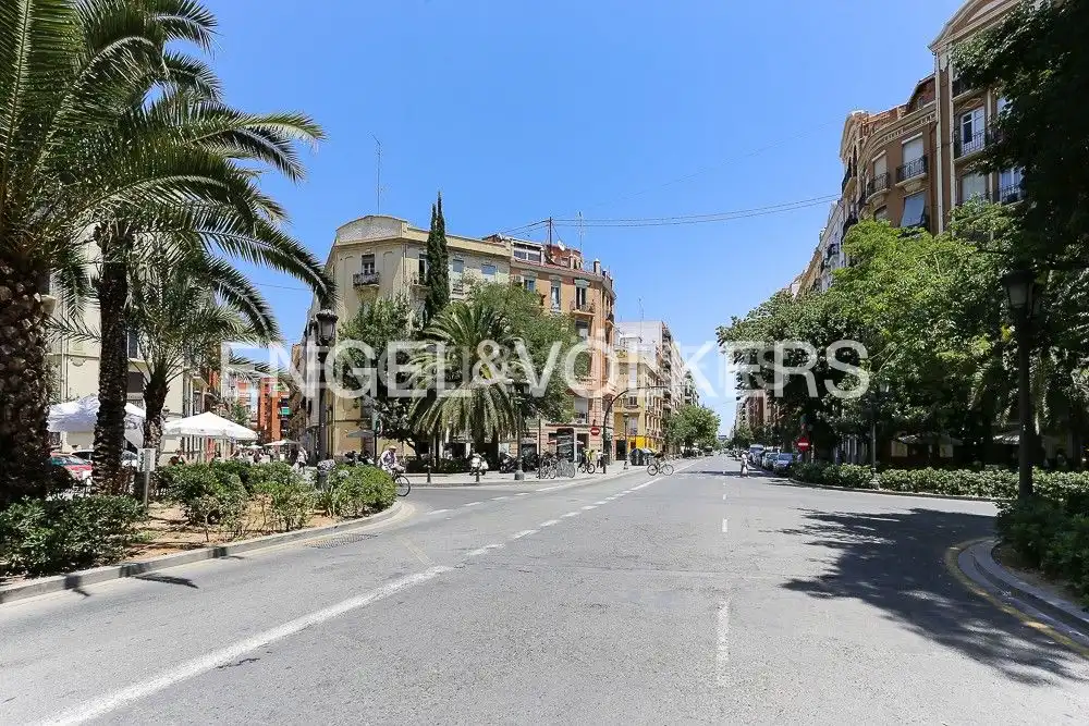 Exterior view of Flat for sale in Valencia  with Air Conditioner, Heating and Parquet flooring