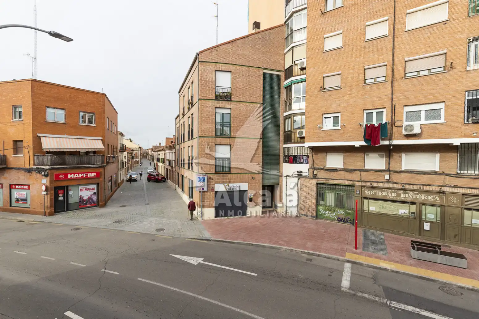Vista exterior de Pis en venda en Alcalá de Henares amb Calefacció