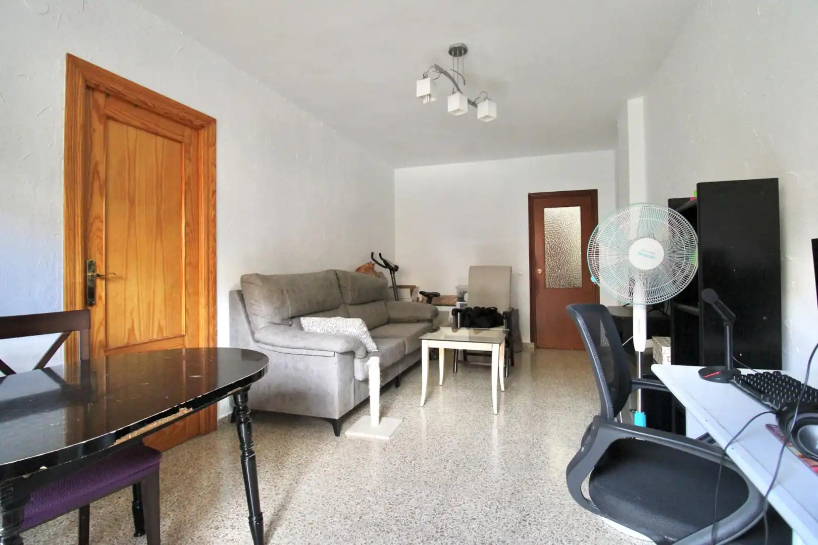 Sala d'estar de Pis en venda en Granada amb Balcó