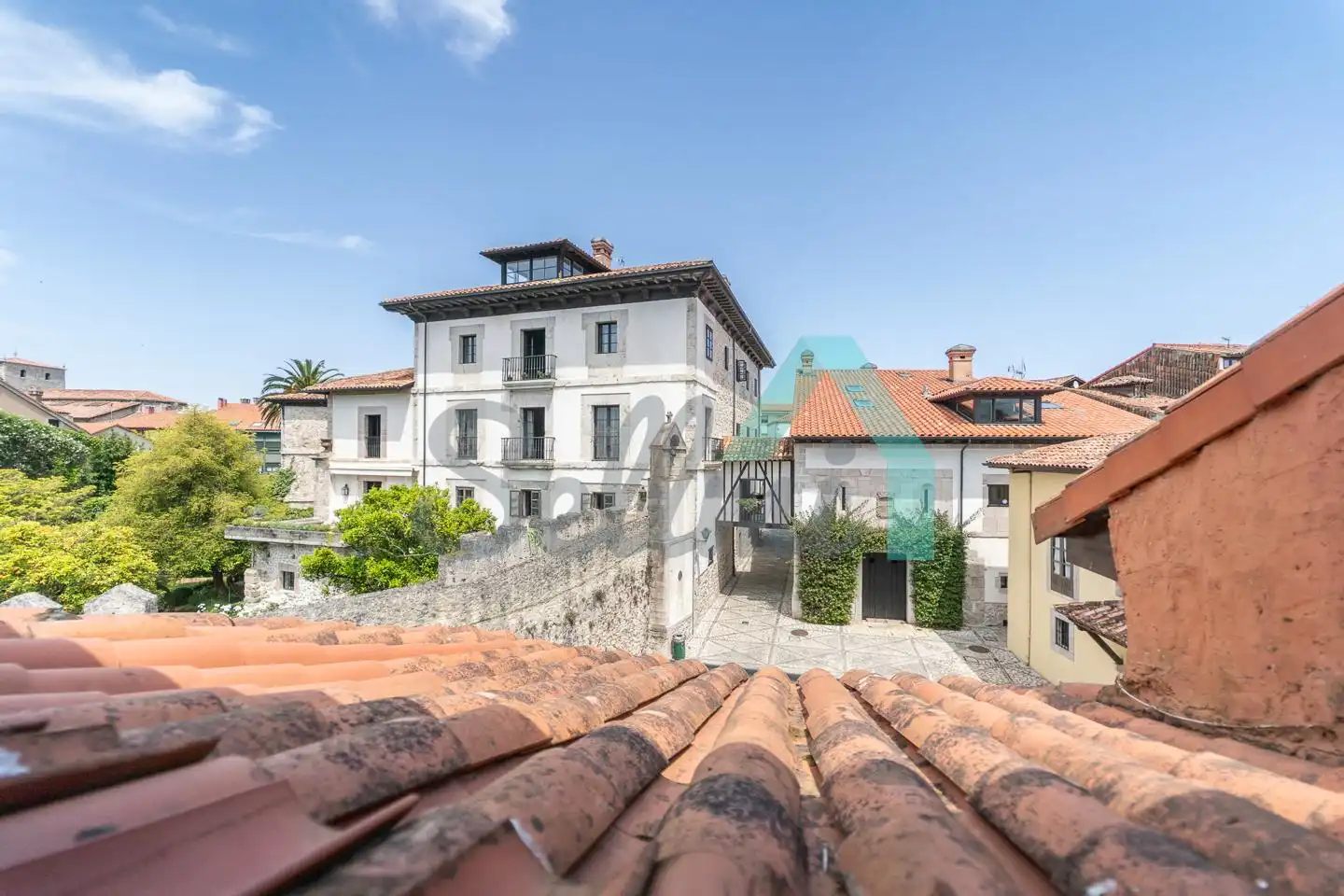 Vista exterior de Piso en venta en Llanes con Calefacción y Parquet