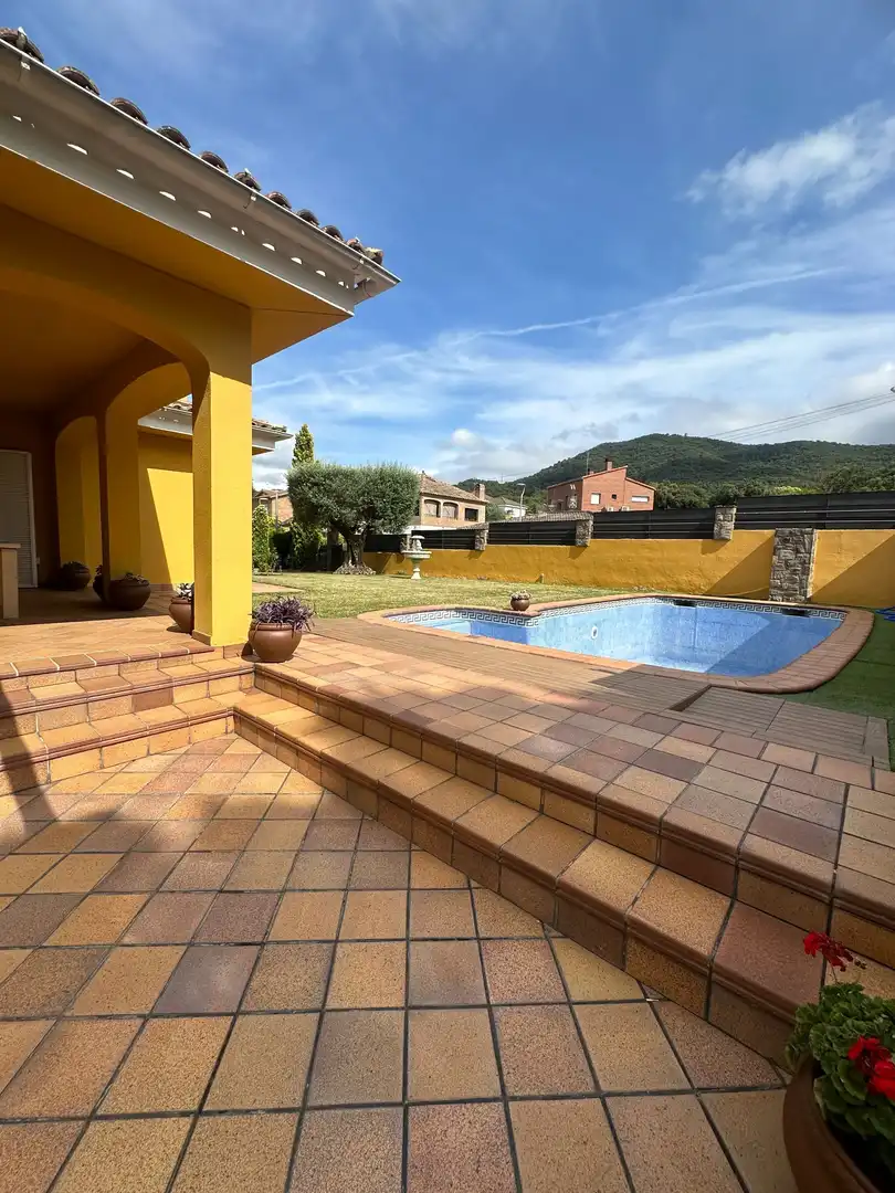 Piscina de Casa o chalet en venta en Montornès del Vallès con Aire acondicionado, Calefacción y Jardín privado