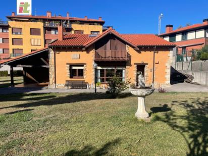 Vista exterior de Casa o xalet en venda en Berango amb Terrassa