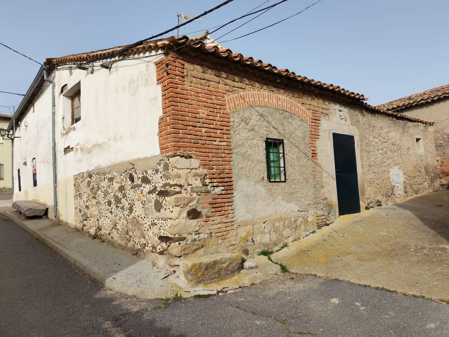 Vista exterior de Casa adosada en venta en Peñalba de Ávila con Trastero