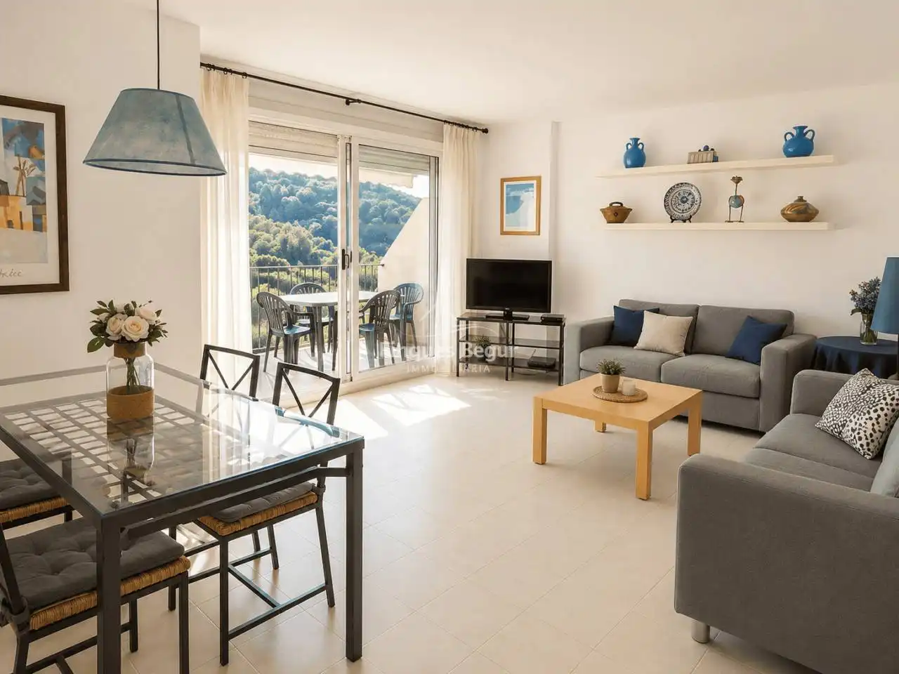 Sala d'estar de Apartament en venda en Palafrugell amb Calefacció, Terrassa i Moblat